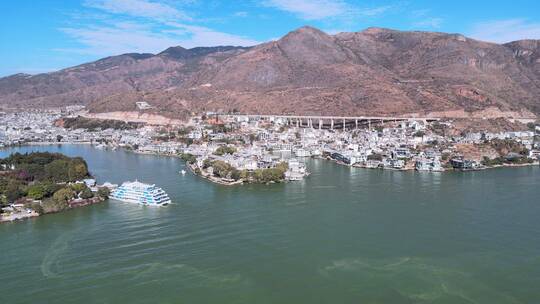 大理双廊南诏风情岛的旅游船