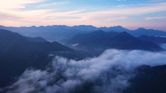 唯美大气的山川高山云海航拍