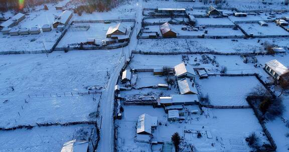 航拍大兴安岭雪村林家院