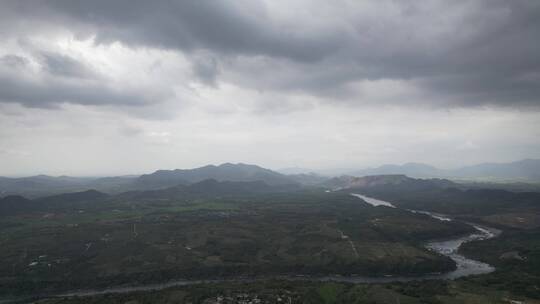 下降农田村庄山林河流