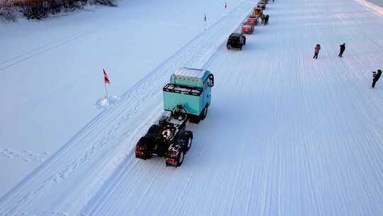 航拍汽车电车河面冰面大雪