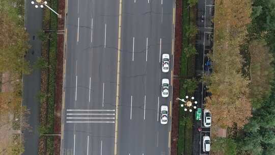 检察院检察官警车出警路上