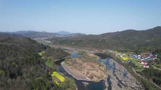 山川河流油菜花航拍