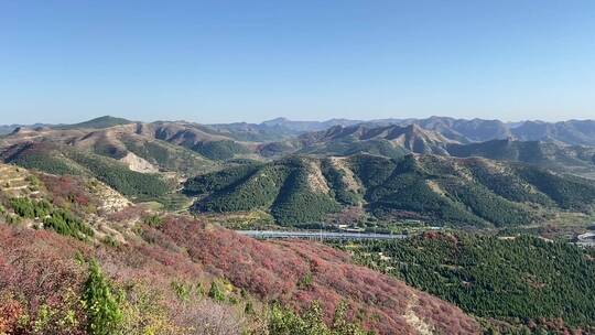 济南蚰蜒山秋季红叶满山