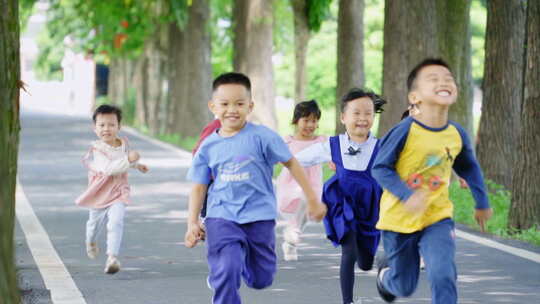 孩子奔跑幸福奔跑山区孩子留守儿童
