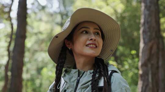 年轻美女户外徒步合集