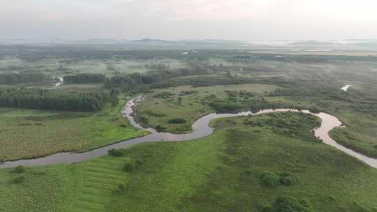 航拍大兴安岭扎敦河湿地晨雾风景