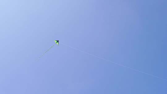 在天空中飞翔的风筝