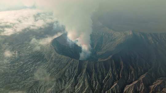 航拍Bromo火山云海