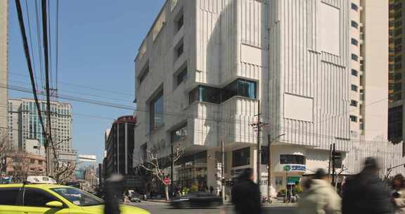 上海书城福州路城市街道街景车流人流慢门