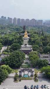 竖屏航拍重庆华岩旅游风景区华岩寺