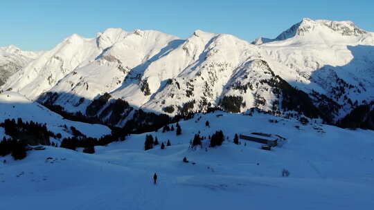 Lech am Arlberg全景，福拉尔贝格，奥地利