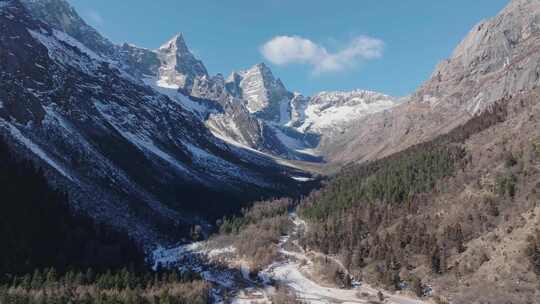 航拍冬天四川阿坝州毕棚沟景区雪景