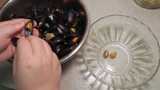 剥海虹肉海鲜美食