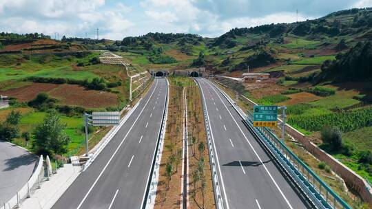 公路建设视频建设完工的云南山区高速公路视频素材模板下载