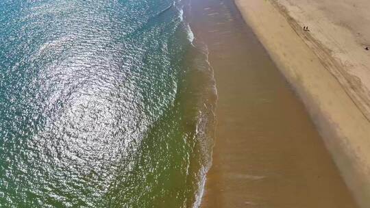 东海大海海边海水海浪沙滩海滩航拍风景唯美视频素材模板下载