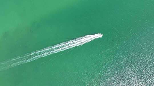 航拍海面快艇行驶画面