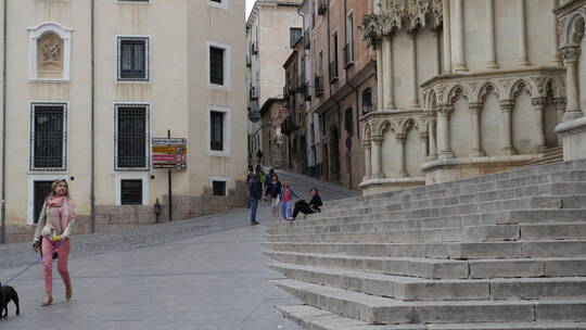 广场与教堂台阶