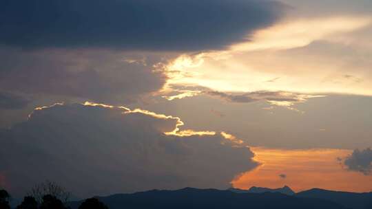 黄昏晚霞延时日落夕阳风光傍晚天空云层风景