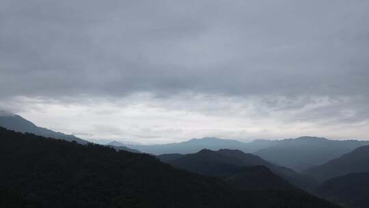 四川周边眺远山、山川巍峨