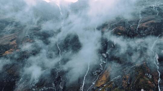 云南雨崩村神瀑