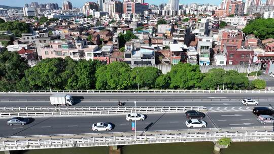 汽车行驶航拍桥上车流车辆桥梁交通俯拍道路