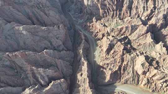 天山神秘大峡谷丹霞地貌航拍