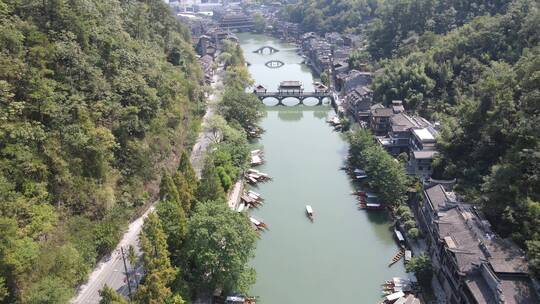 航拍湘西凤凰古城4A景区沱江风光