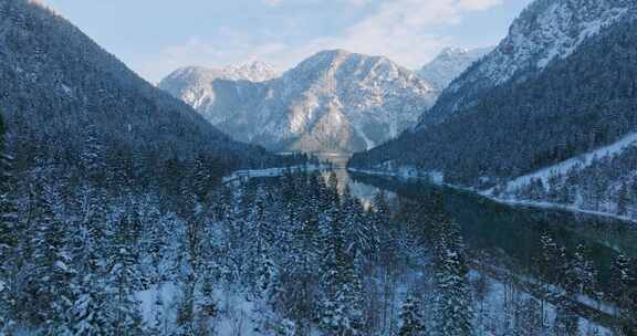 雪域高山森林湖泊景观航拍