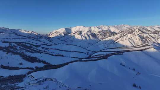 震撼雪山航拍