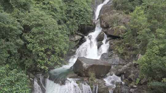 瀑布水流山泉水大自然自然风景自然风光