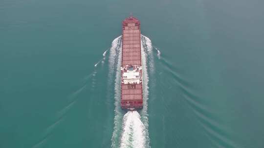 航拍港口远洋货轮集装箱货轮远航视频视频素材模板下载