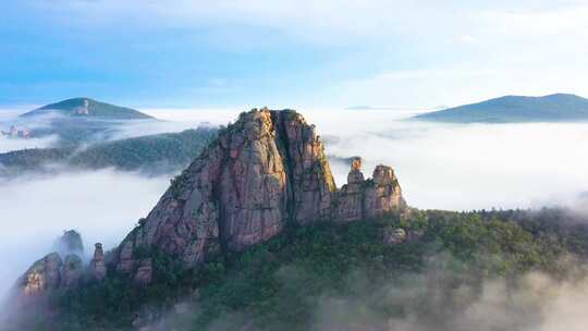 牙克石巴林喇嘛山风景区