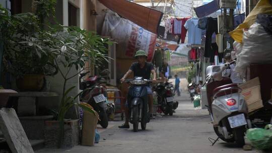 俯瞰越南城市的小巷视频素材模板下载
