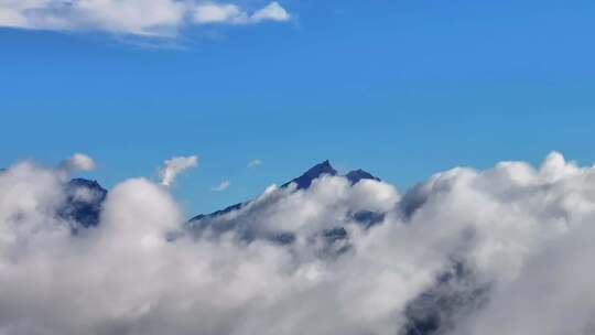 航拍四川蜀山之王贡嘎山云海雪山风光