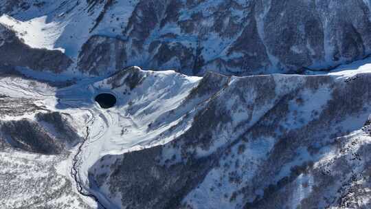 佐治亚州古多里美丽雪山的鸟瞰图