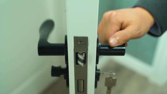 门 木门检测 开门 胶条 实木门视频素材模板下载