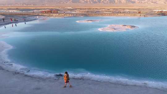 航拍青甘大环线大柴旦翡翠湖青海盐湖