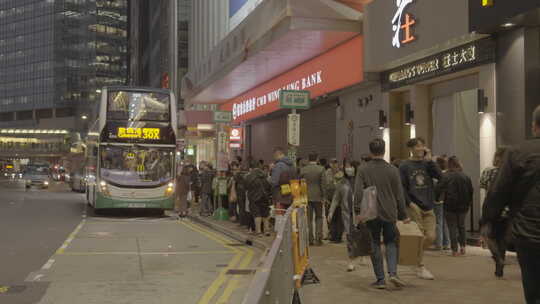 香港马路街景夜景