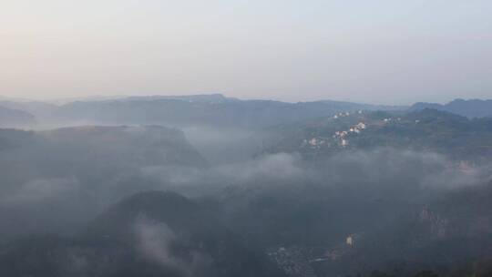 浙江绍兴十九峰下岩贝晨曦航拍云海延时