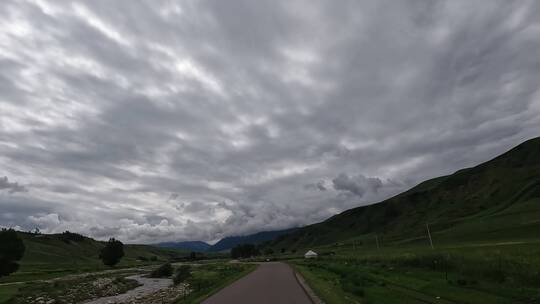 新疆草原小路行车风景视频素材