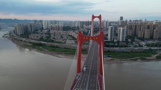 建设中的重庆红岩村嘉陵江大桥美景航拍