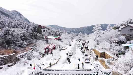 雪后庐山的清晨