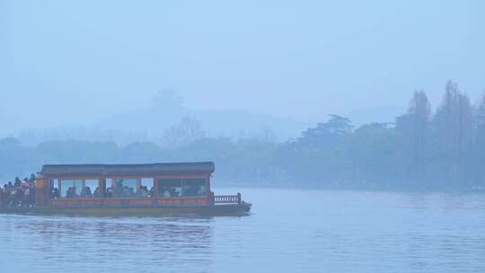 雾西湖风景