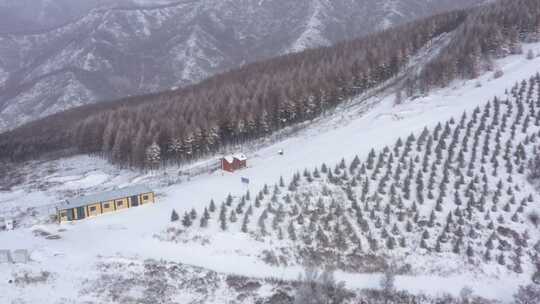 航拍河北省张家口崇礼区密苑云顶乐园滑雪场