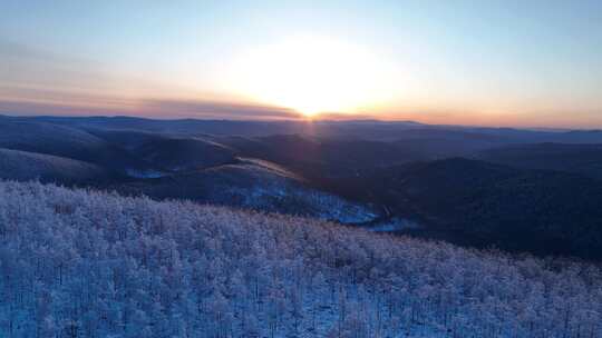 航拍大兴安岭林海雪原日落