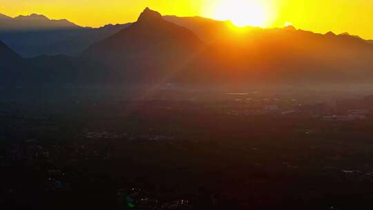 航拍秦岭圭峰山夕阳落日