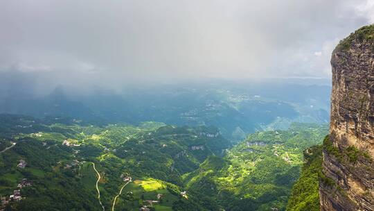 4k航拍山区雨幡现象