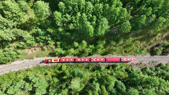 航拍森林小火车旅游列车视频素材模板下载