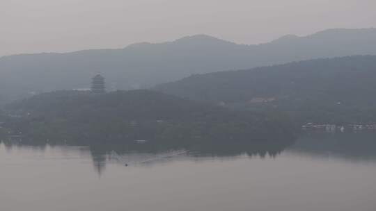 中国杭州西湖雷峰塔 烟雨朦胧